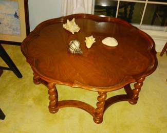 Round Wood spindle leg coffee table