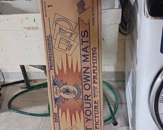 Picture frame mat cutter