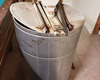 Little Wonder honey extractor