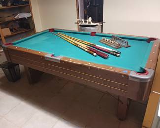 Pool table with sticks cues cue holder wall mount $100