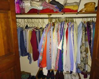 Vintage women's clothing size medium to large