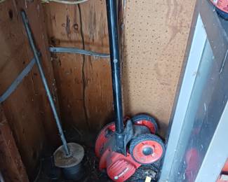 Electric lawn edger