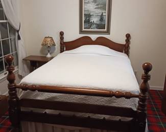 Antique full size bed $100