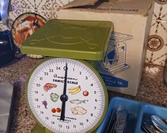 Vintage avocado kitchen scale new original box