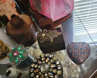 More trinkets