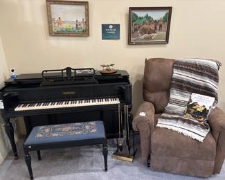 Piano, Recliner, Artwork