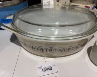 Pyrex Empire Beige Casserole Dish 
