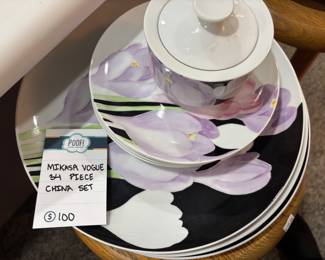 Mikasa Vogue 34 Piece China Set 