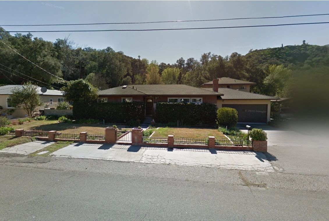 This is the front of the sale location, so you know what the place looks like.