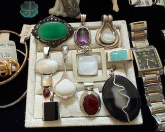 Pendants 