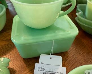 Uranium McKee Refrigerator Dish