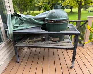 Green Egg Grill w/Table (WL)