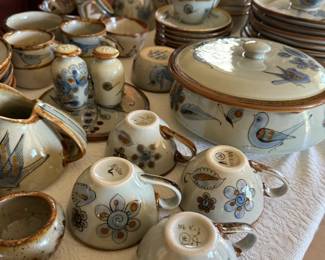 Huge pottery collection from Tonala'