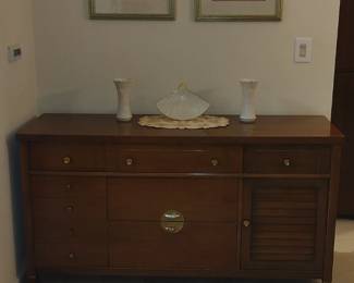 NICE LOOKING VINTAGE SERVER