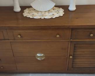 NICE LOOKING VINTAGE SERVER