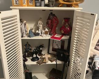 Oriental statues, binoculars, 