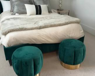 SAFAVIEH Couture Maxine Channel Modern Glam Tufted Ottomans