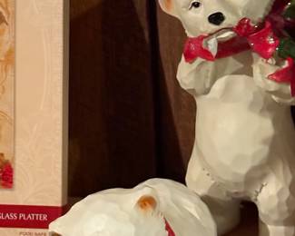 Polar Beat statues 