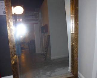 See prices & more info, copy & paste link below:
https://beforeudemo.com/sales-event/rehab-sale-of-chicago-getaway-hostel/