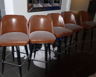 See prices & more info, copy & paste link below:
https://beforeudemo.com/sales-event/rehab-sale-of-chicago-getaway-hostel/