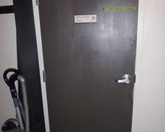 See prices & more info, copy & paste link below:
https://beforeudemo.com/sales-event/rehab-sale-of-chicago-getaway-hostel/