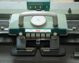 BROTHER KNITTING MACHINE NEW IN BOX