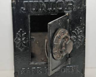 VINTAGE CAST IRON JUNIOR SAFE DEPOSIT STILL BANK