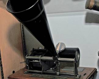 WOOD CASED COLUMBIA TALKING MACHINE