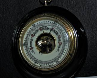 VINTAGE GERMAN BAROMOMETER