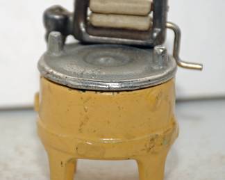 TOY ARCADE IRON WASHER
