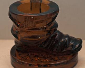 GLASS FIGURAL MATCH HOLDER