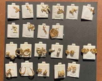 Ladies solid gold earrings. Solid gold pendants