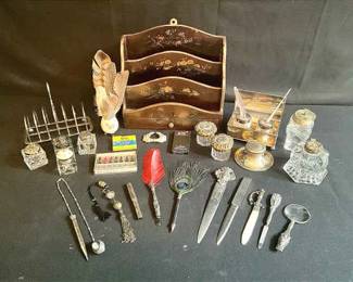 Womens Vintage Desk Set 