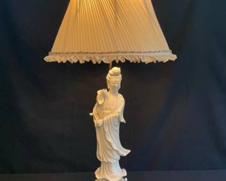 Chinese De Blanc Yin Lamp