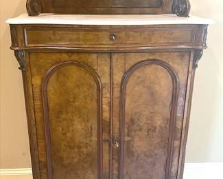  009 Vertiko Cabinet