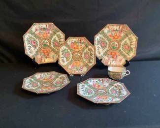 Antique Chinese Rose Medallion 