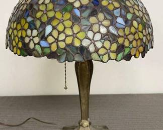 Leaded Glass Floral Table Lamp