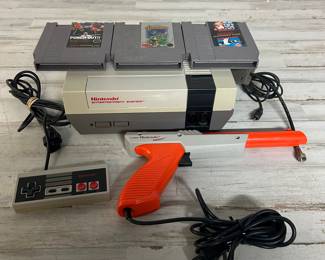Vintage Nintendo NES Console Bundle w/ Zapper Gun + 3 Games – Mike Tyson’s Punch-Out, Castlevania, Mario/Duck Hunt