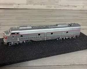 Rivarossi HO Scale EMD F3A Diesel Locomotive Burlington CB&Q Silver Red Stripe Locomotive