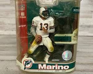 Dan Marino McFarlane NFL Legends Series 3 Figure Dolphins QB NIB 1983–1999 HTF