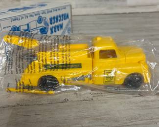 Vintage Marx Wrecker Tow Truck Yellow Die-Cast MIB Sealed Bag #2569