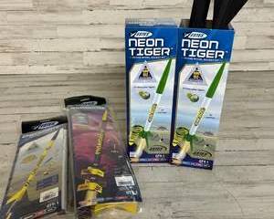 Lot of 4 Estes Model Rocket Kits – Neon Tiger, Mongoose, Checkmate