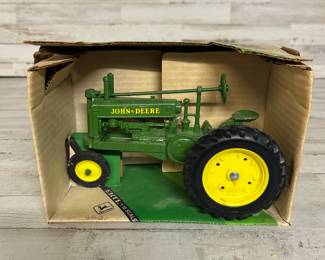 ERTL 1/16 Scale 1934 John Deere Model A Tractor Die-Cast Toy w/ Box Vintage USA #539D0