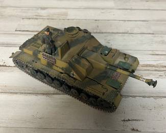 1:32 WWII German StuG III Tank Model w/ Commander Figure Camo Diecast Replica