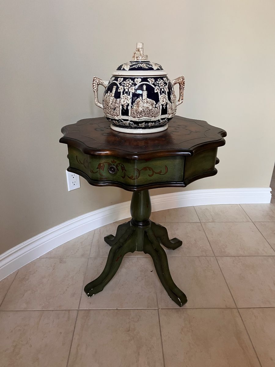 Decorative table and German collectible 
