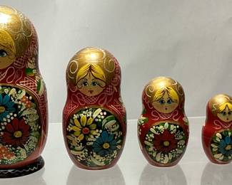5 PIECE MATRYOSHKA RUSSIAN NESTING DOLLS