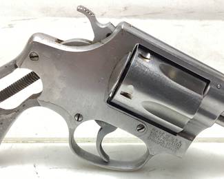 SMITH & WESSON MODEL 60 .38 SPECIAL 5 SHOT REVOLVER, NEEDS PISTOL GRIPS