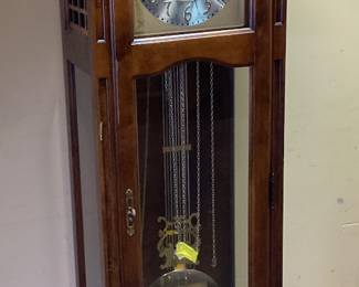 1983 HOWARD MILLER GRANDFATHER CLOCK, VGC WITH WEIGHTS AND PENDULUM NO SHIPPING PICKUP ONLY