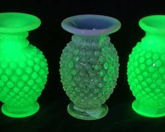 (5) FENTON HOBNAIL 3.5in VASES, 2 URANIUM