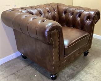 ABBYSON GRAND CHESTERFIELD BROWN TOP GRAIN LEATHER ARM CHAIR, LIKE NEW CONDITION, NO SHIPPING PICKUP ONLY